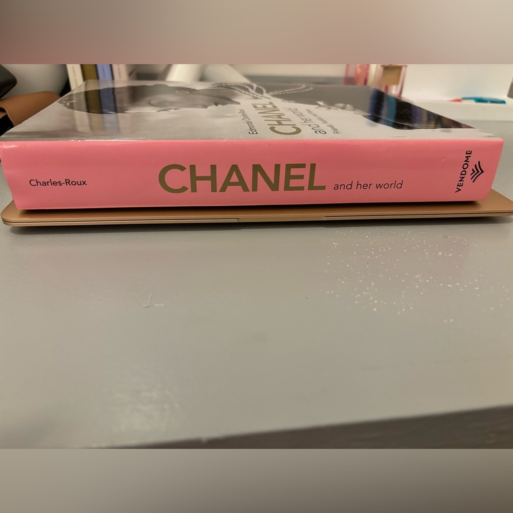 Brand new fashion book never used